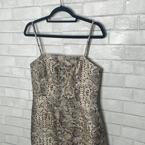 NWT Hutch Etta Ruffle Hem Pencil Print Dress - Picture 5 of 16